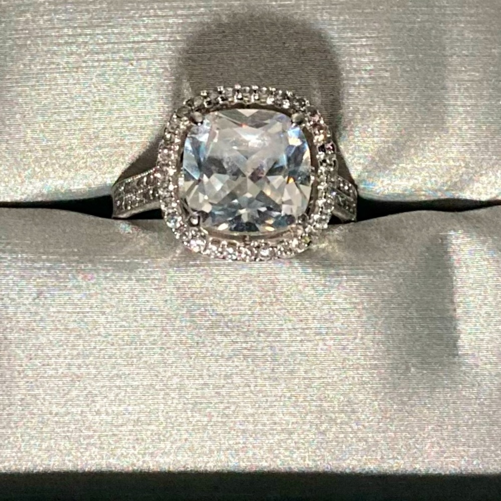 Halo ring - Picture 3 of 4
